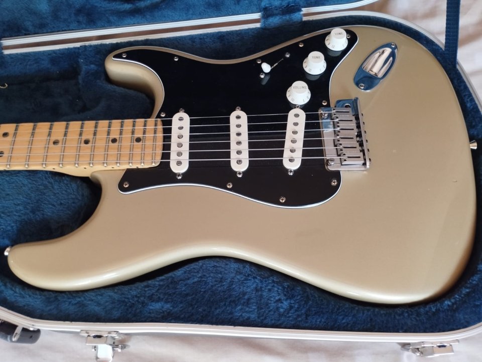 Fender Stratocaster 60 aniversary Usa de segunda mano · Foto 5 de 9 · Málaga · 1100 €