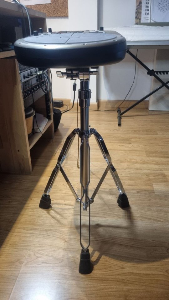 Roland HPD-20 HandSonic + Soporte Original Roland - Estado impecable de segunda mano · Foto 3 de 3 · Valencia · 850 €