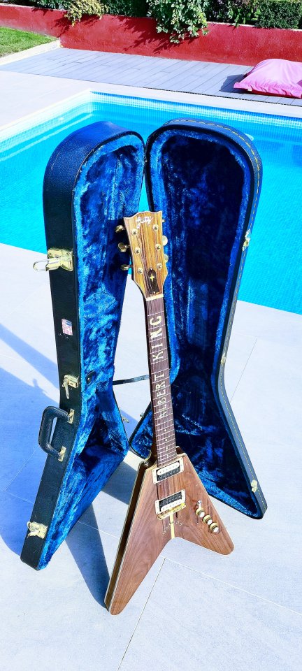 LUCY Albert King flying V by Luthier's Hut