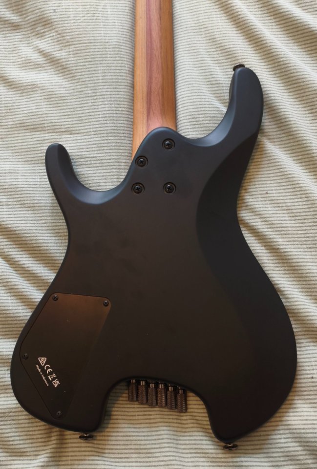 Ibanez QX52 headless mejorada
