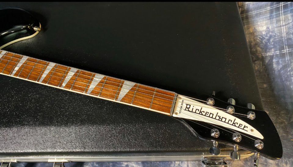 Rickenbacker 360 Jetglo 2026 , Nueva aun sin estrenar. de segunda mano · Foto 3 de 6 · Madrid · 2750 €