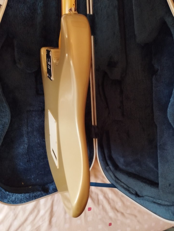 Fender Stratocaster 60 aniversary Usa de segunda mano · Foto 7 de 9 · Málaga · 1100 €