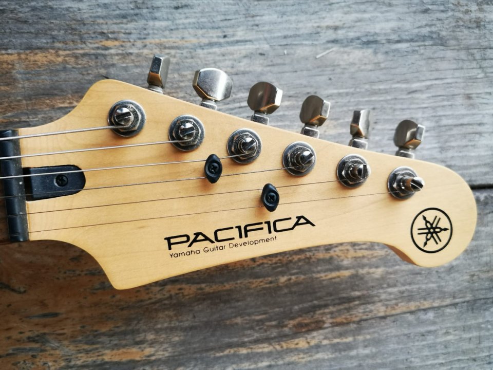 Yamaha Pacifica 311H Vintage White de segunda mano · Foto 8 de 8 · Huelva · 250 €