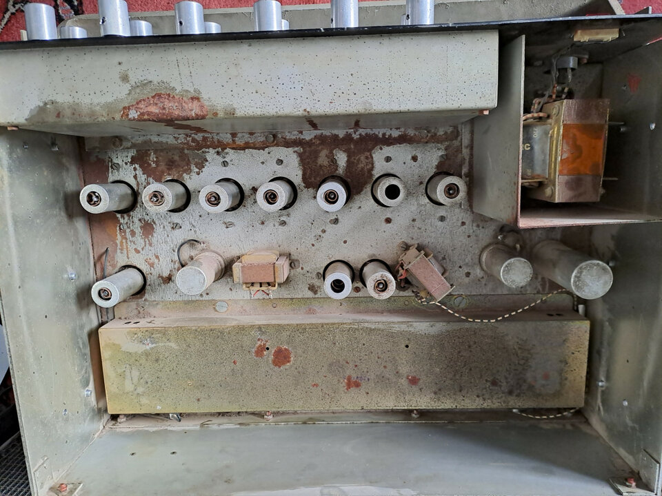 Previo a valvulas sinmarc MV60 R de los años70