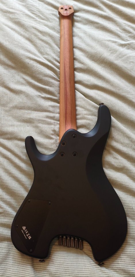 Ibanez QX52 headless mejorada