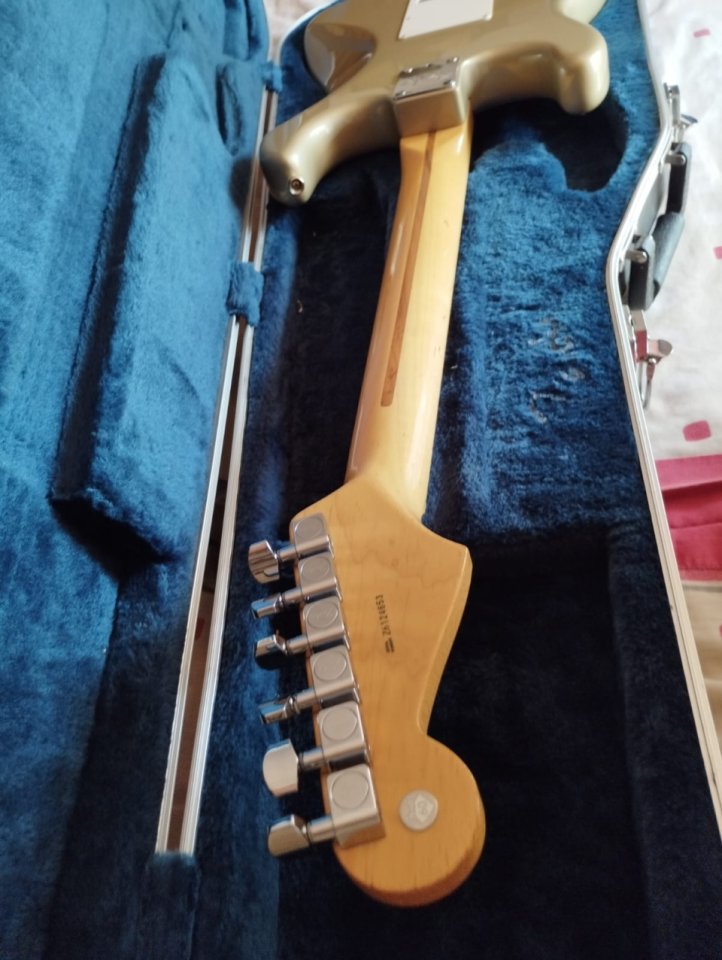 Fender Stratocaster 60 aniversary Usa de segunda mano · Foto 8 de 9 · Málaga · 1100 €