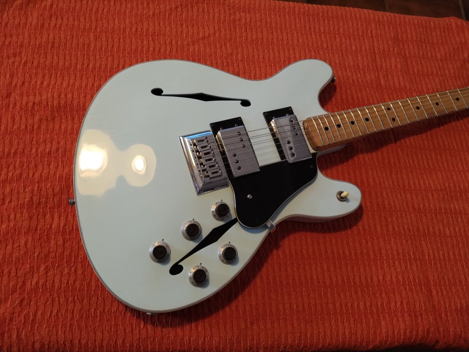 Fender Starcaster 1976 Sonic Blue de segunda mano · Foto 1 de 10 · Málaga · 3800 €