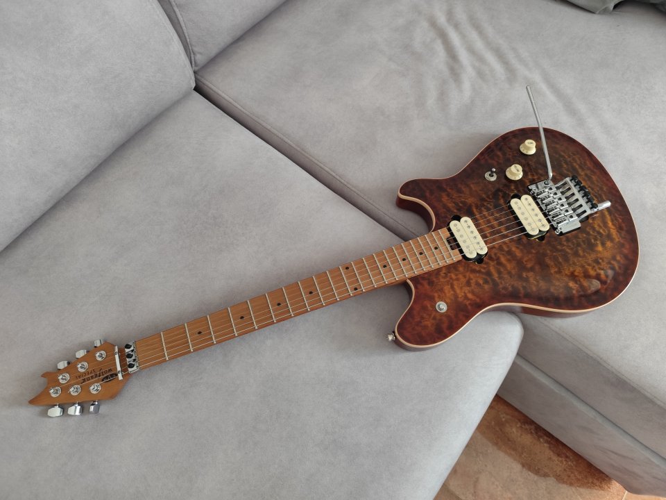 EVH Wolfgang Special Tiger Eye Glow