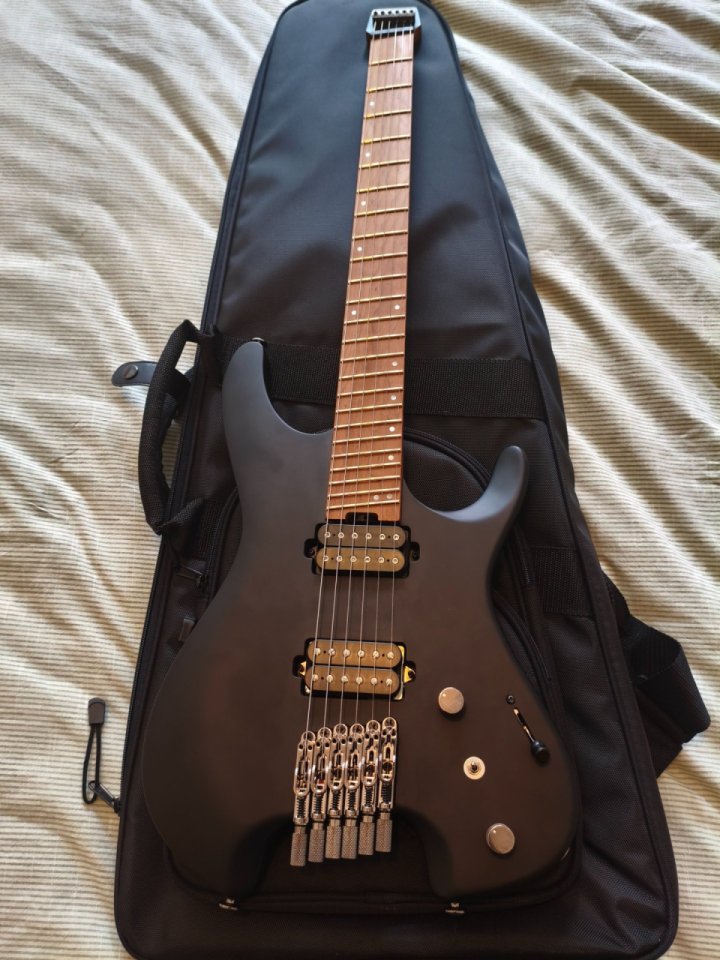 Ibanez QX52 headless mejorada