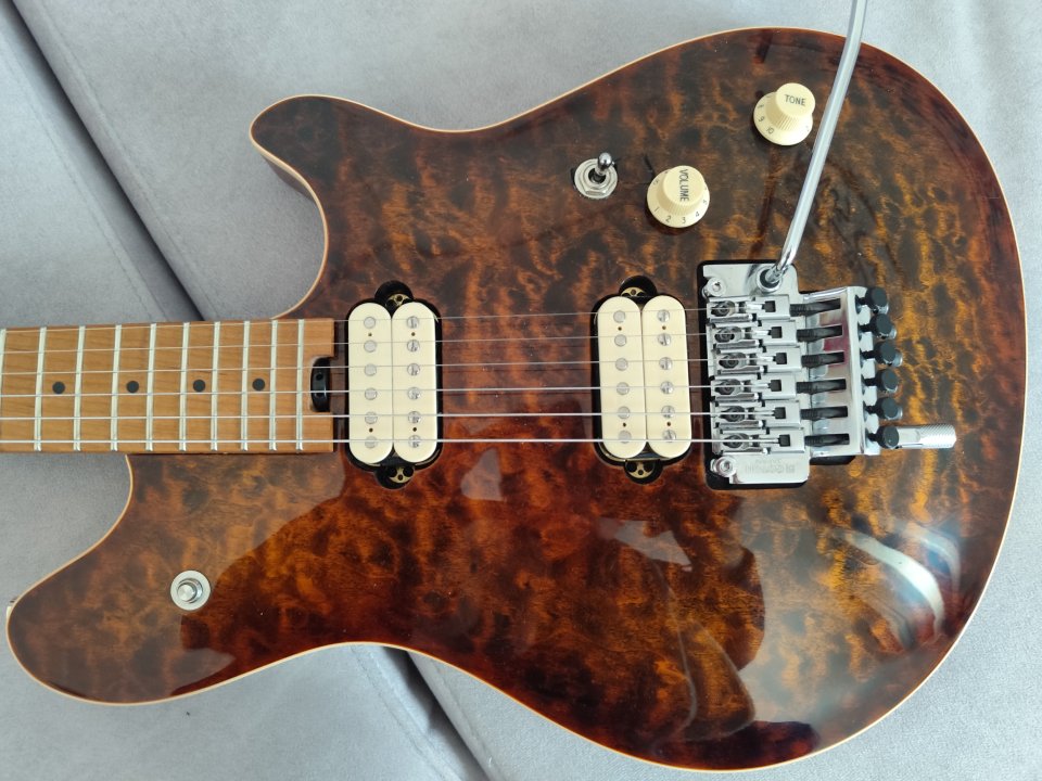 EVH Wolfgang Special Tiger Eye Glow