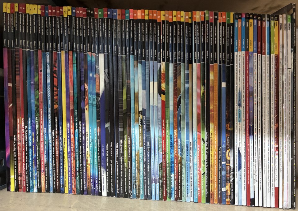 Más de 170 revistas de música con sus Cd,s.