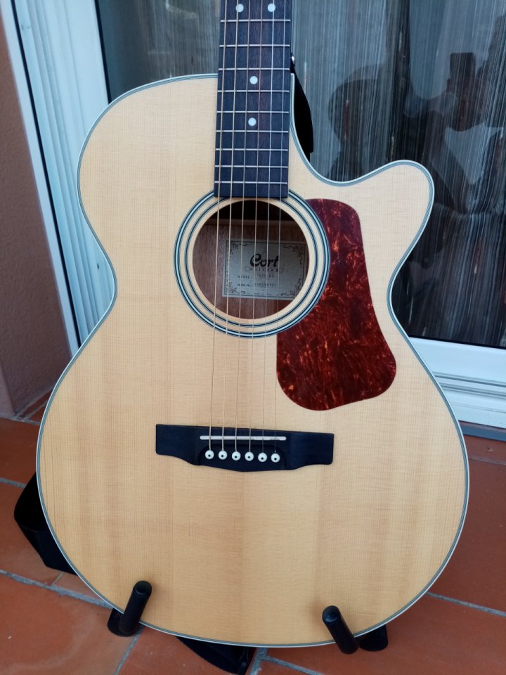 Cort L100F Electroacústica con tapa maciza de abeto y previo fishman