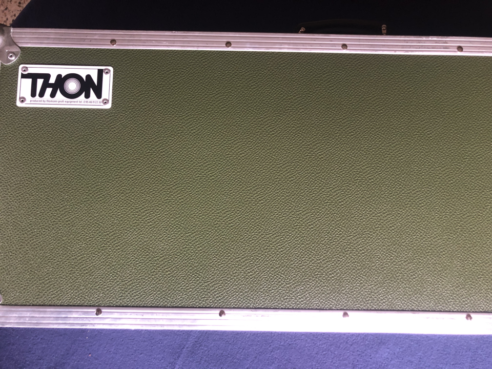 Sequential Prophet Rev2 16 voces + Flight Case | Como nuevo de segunda mano · Foto 3 de 3 · Barcelona · 2100 €