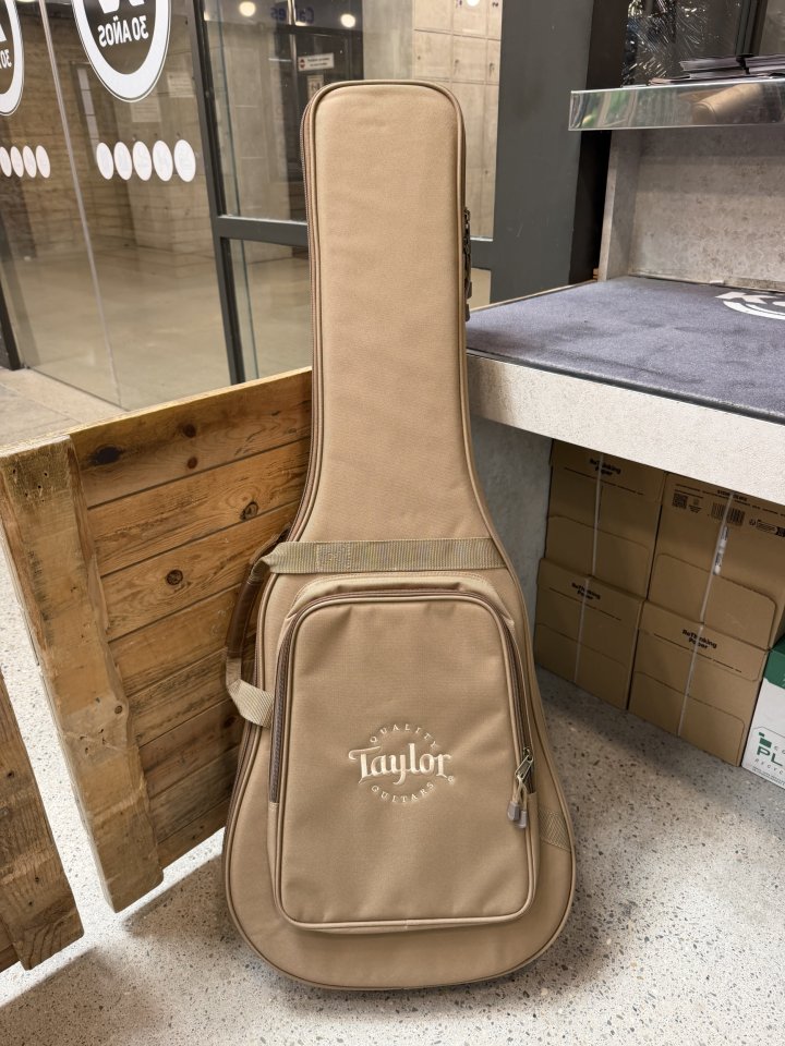Taylor 214ce-Koa de segunda mano · Foto 10 de 10 · Barcelona · 850 €