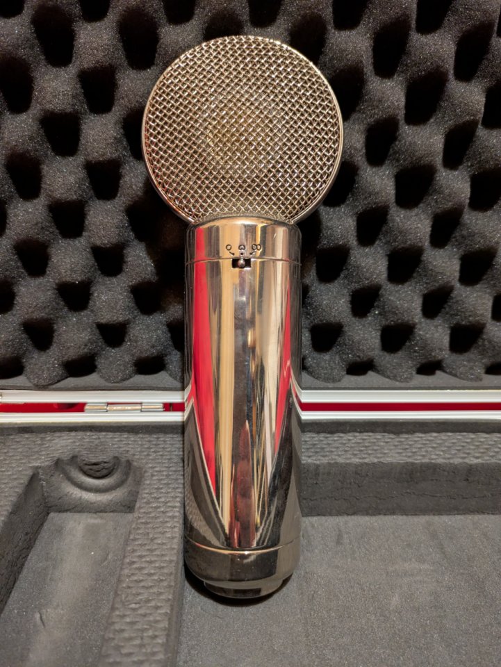 Micro a válvulas multipatrón M-Audio Sputnik