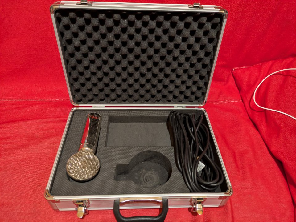 Micro a válvulas multipatrón M-Audio Sputnik