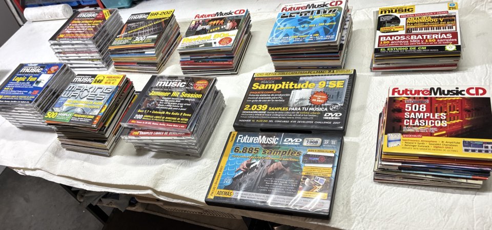 Más de 170 revistas de música con sus Cd,s.