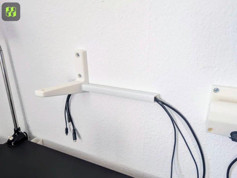 Monitores Adam Audio D3V Negros + Soporte