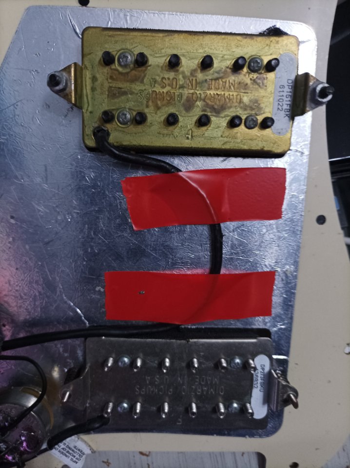 Vendo electrónica stratocaster H H Dimarzio