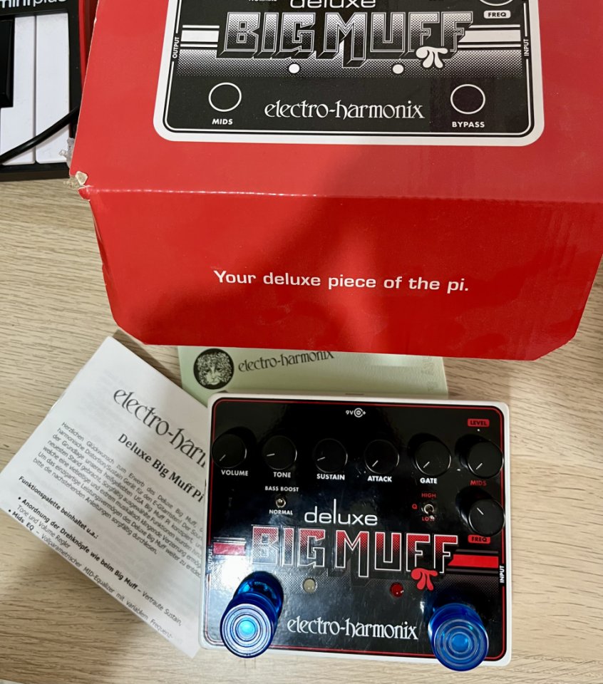 EQD Special Cranker, EHX Deluxe Big Muff y Pitch Fork, Drunk Beaver Bat Cold War V2, Blackstar Dept 10 Boost de segunda mano · Foto 5 de 8 · Sevilla