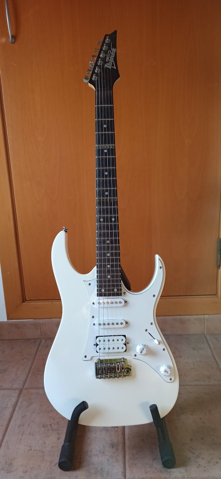 cambio Ibanez GRG 140-WH por modelo les paul de precio similar