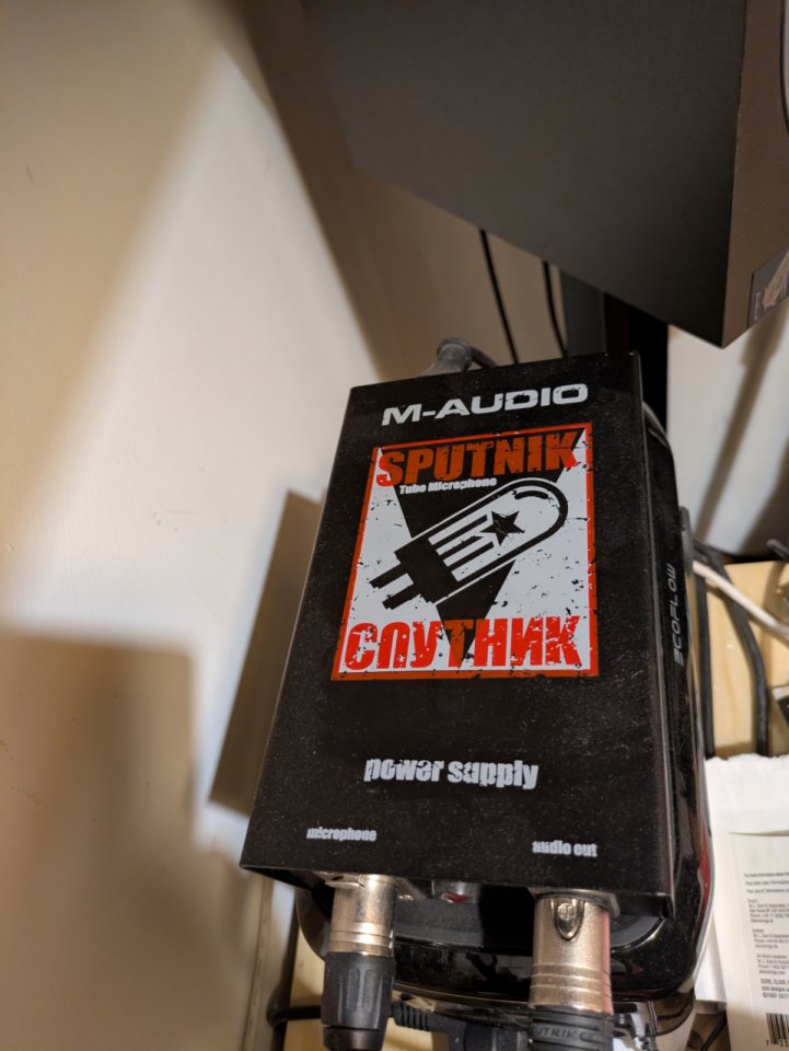 Micro a válvulas multipatrón M-Audio Sputnik