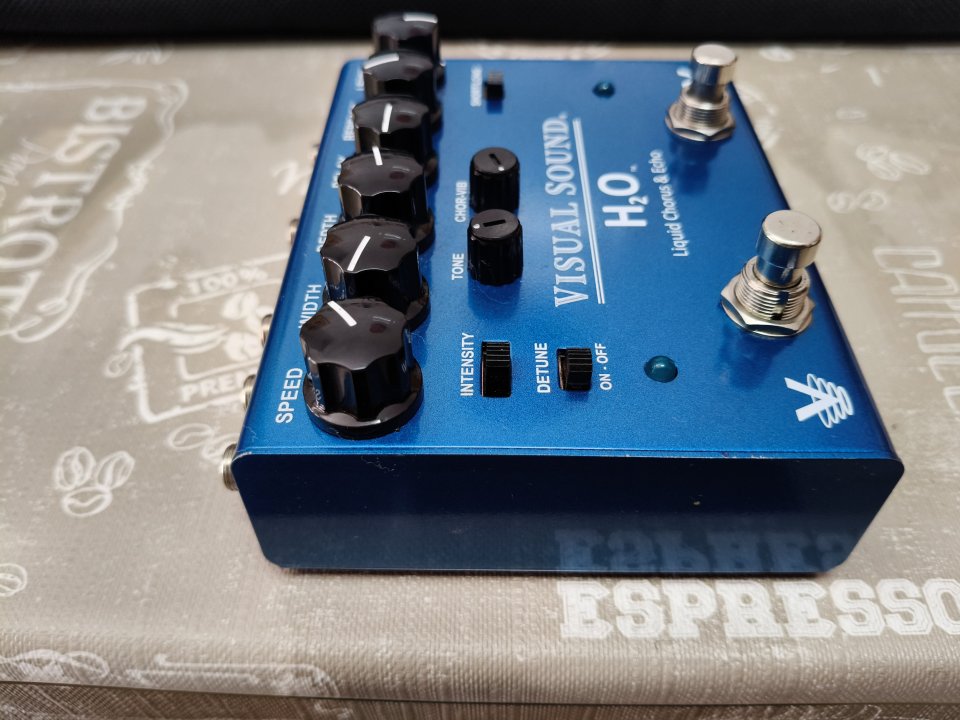 Visual Sound H2O V3 Chorus & Echo Pedal de segunda mano · Foto 3 de 5 · León · 110 €