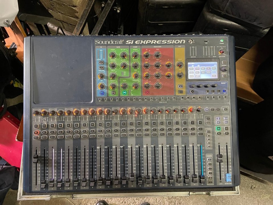 Vendo Soundcraft Expression2 en perfecto estado