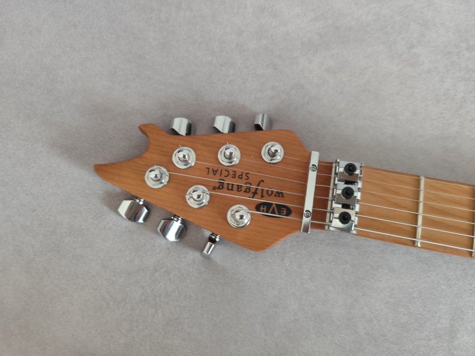 EVH Wolfgang Special Tiger Eye Glow