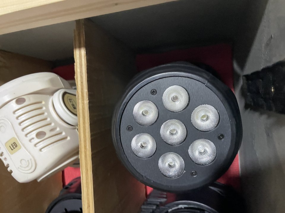 Cabezas móviles, Iluminación DJ. de segunda mano · Foto 4 de 7 · Cádiz · 500 €