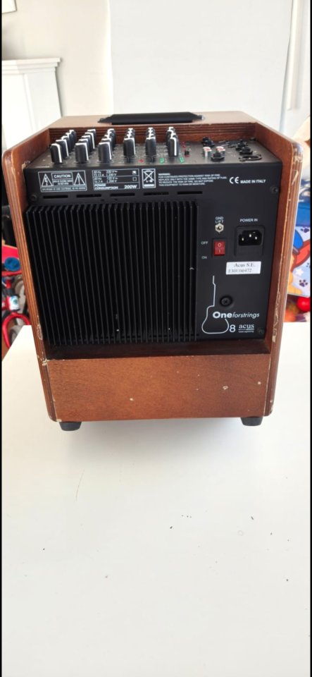 Amplificador acustico ACUS De 200w de segunda mano · Foto 2 de 9 · Cádiz · 680 €