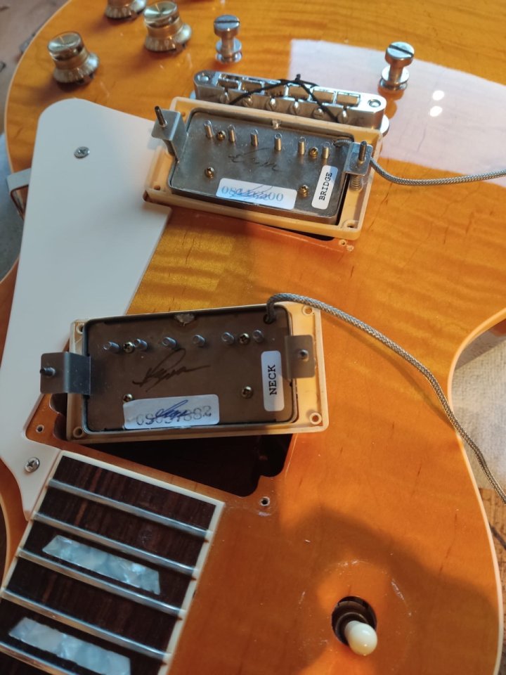 Cambio gibson les Paul standard 2004 por es 335 o 345 sg 61 explorer o flying v 70’s de segunda mano · Foto 10 de 10 · Madrid