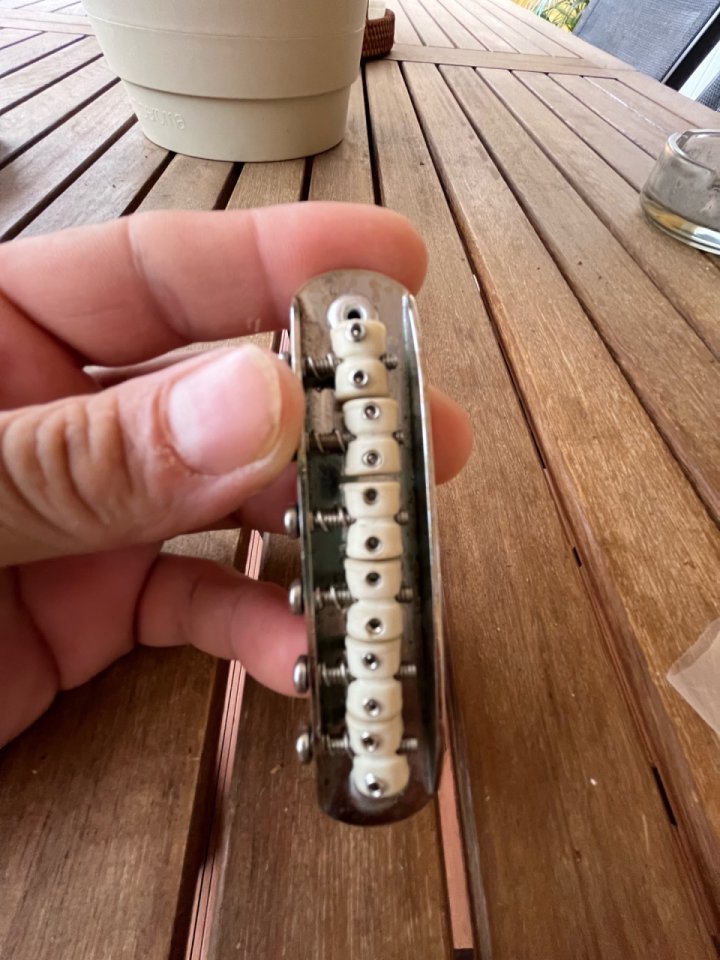 Puente Fender jaguar, jazzmaster y Mustang con graph tech + regalo de segunda mano · Foto 6 de 6 · Valencia · 40 €