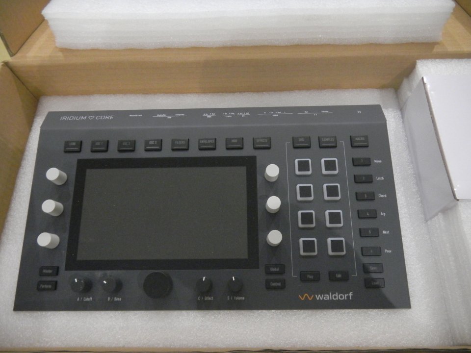 Waldorf Iridium CORE ( Reservado )