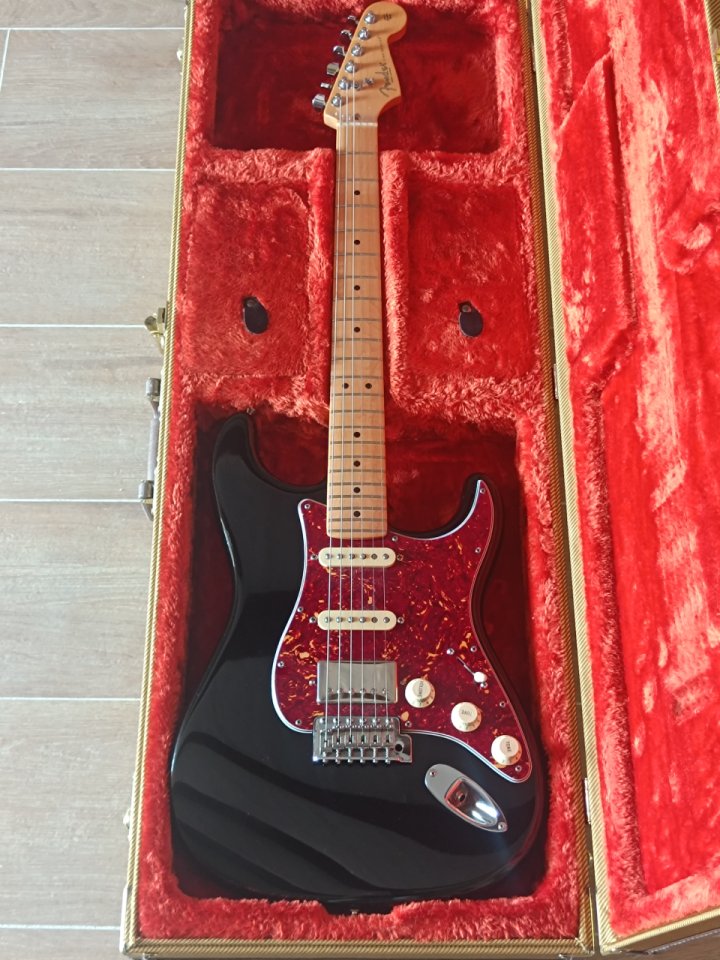Fender Stratocaster Usa Pro Standard GC de segunda mano · Foto 2 de 8 · Tarragona · 1250 €