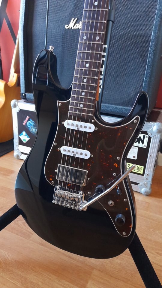 Ibanez AZ-2204 de segunda mano · Foto 3 de 10 · Guadalajara · 1250 €