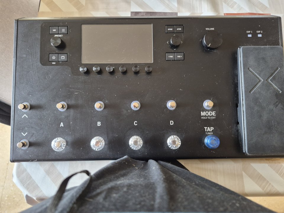pedalera Helix LT de segunda mano · Foto 1 de 4 · Barcelona · 500 €