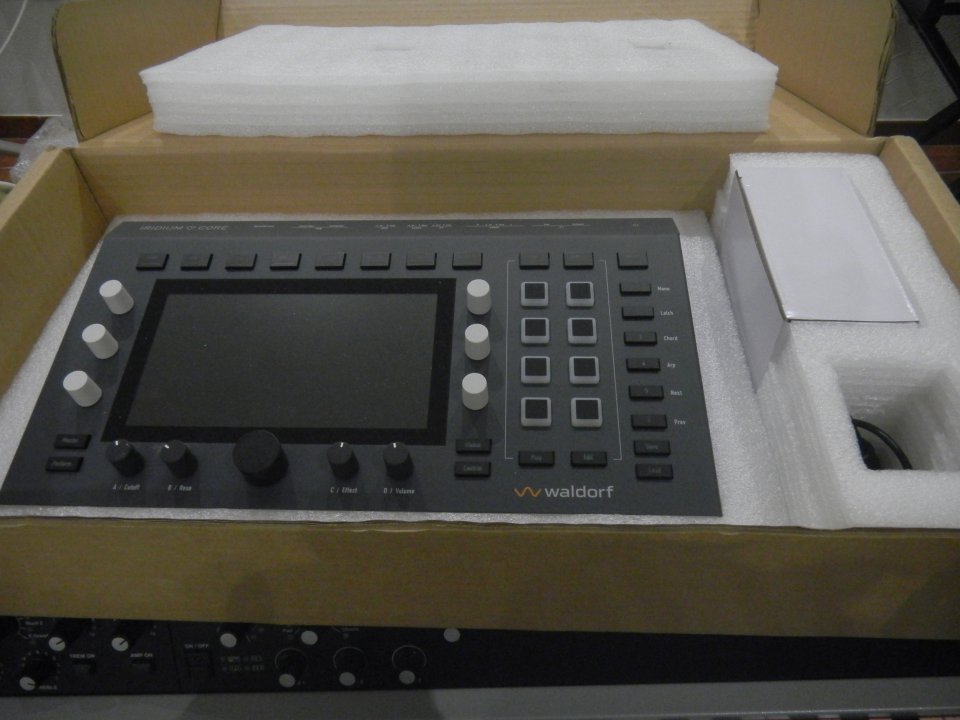 Waldorf Iridium CORE ( Reservado )