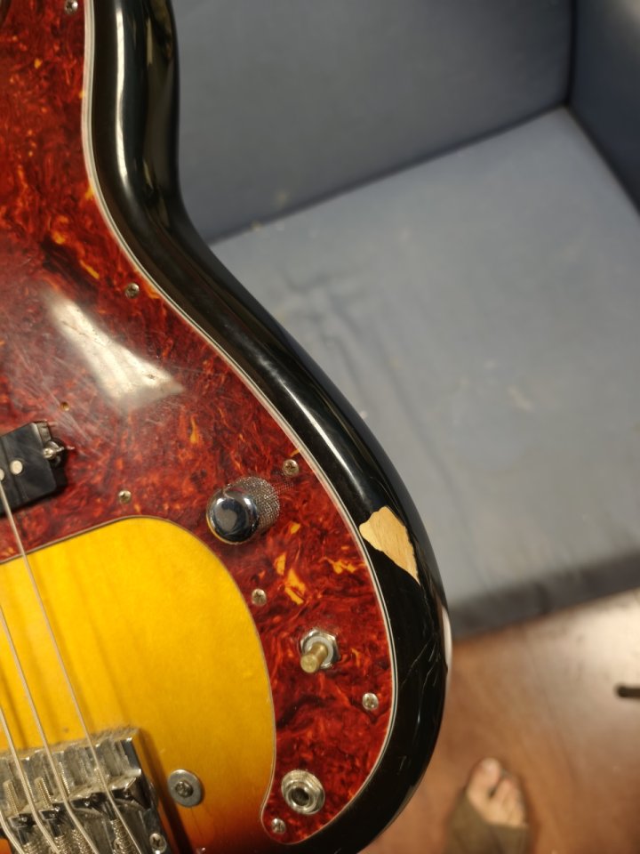Fender Standard Precision Bass de segunda mano · Foto 5 de 10 · Sevilla · 800 €