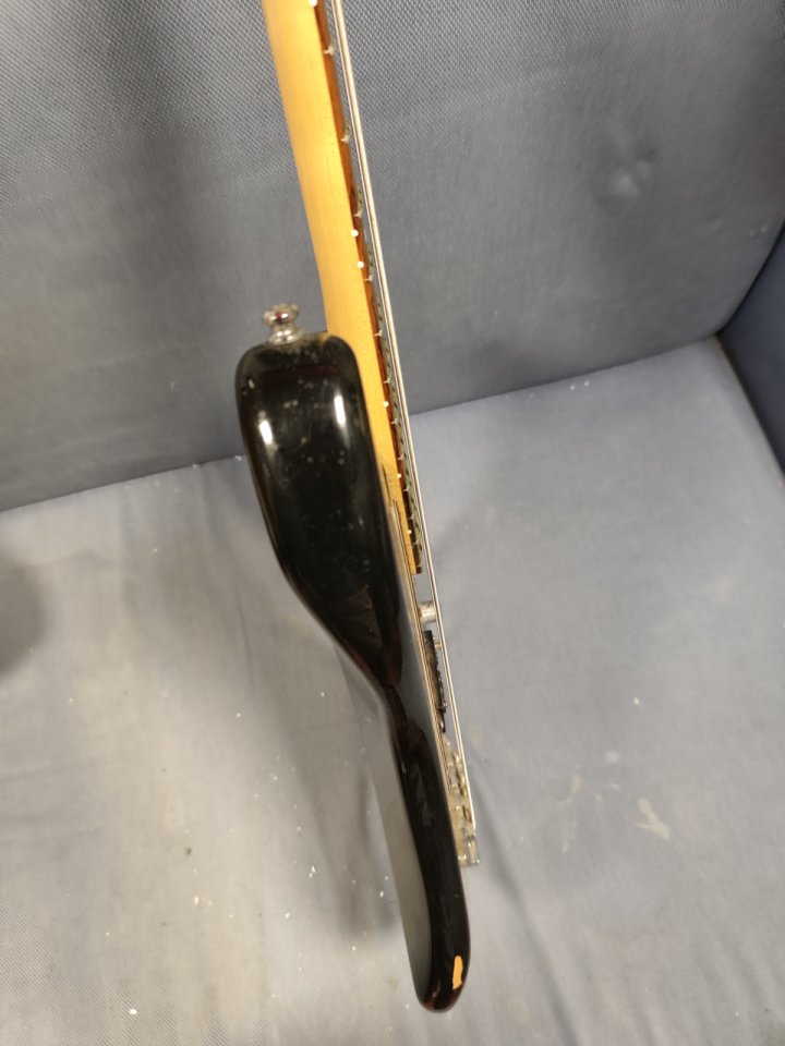 Fender Standard Precision Bass de segunda mano · Foto 6 de 10 · Sevilla · 800 €