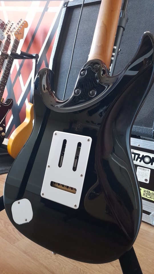 Ibanez AZ-2204 de segunda mano · Foto 8 de 10 · Guadalajara · 1250 €