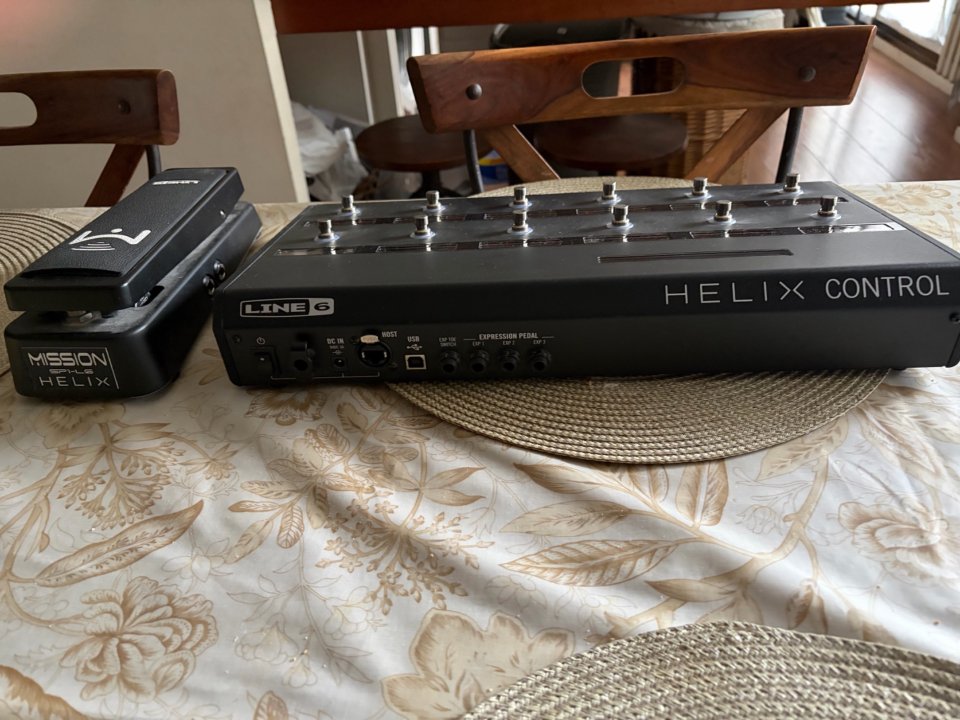 Vendo Line6 Helix Rack con pedalera Helix Control y regalo de segunda mano · Foto 2 de 2 · Navarra · 600 €