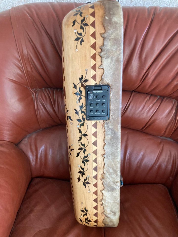 Guembri 3 cuerdas. Trabajo artesanal de segunda mano · Foto 3 de 4 · Barcelona · 500 €