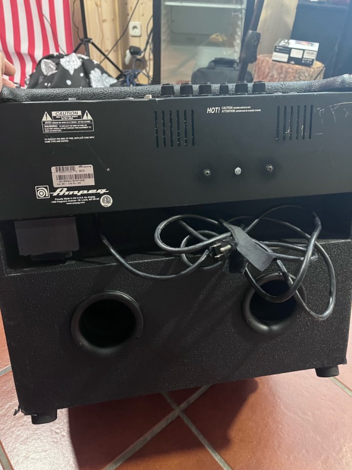 Ampeg BA115 ( Made in USA) de segunda mano · Foto 2 de 6 · Madrid · 190 €