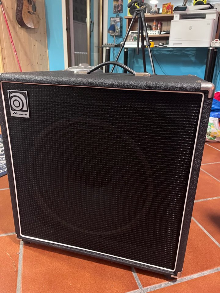 Ampeg BA115 ( Made in USA) de segunda mano · Foto 1 de 6 · Madrid · 190 €