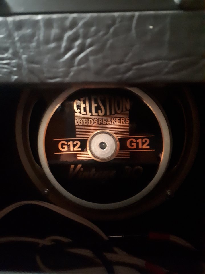 Harley Benton G112 Celestion V30 de segunda mano · Foto 6 de 10 · Valencia · 100 €