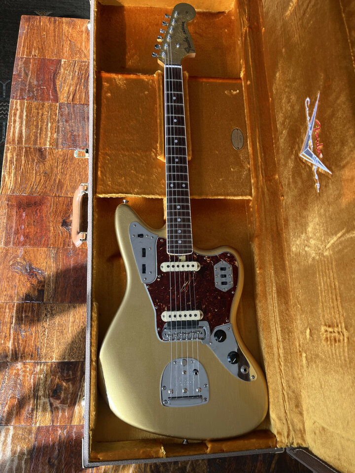 Jaguar 66 Custom Shop