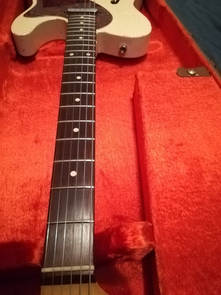 Vinetto Telecaster Thinline Artifact SC Vintage Hollow. Super precio.