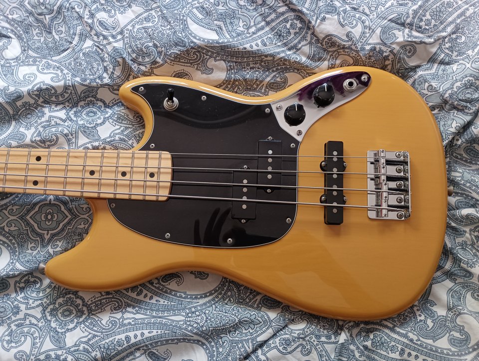 Fender Player Mustang Bass PJ Butterscotch Blonde *RESERVADO* de segunda mano · Foto 3 de 9 · Madrid · 480 €