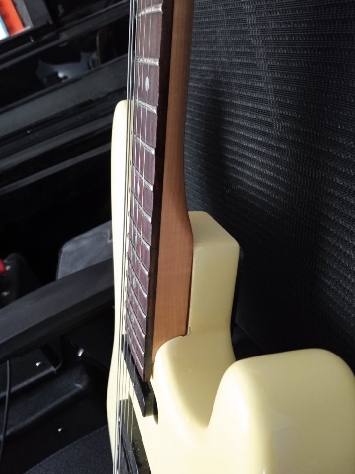 Título: Charvel/Jackson Model 4 Japón 1986 Superstrat